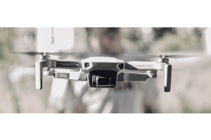 Hoe lang kan een drone vliegen