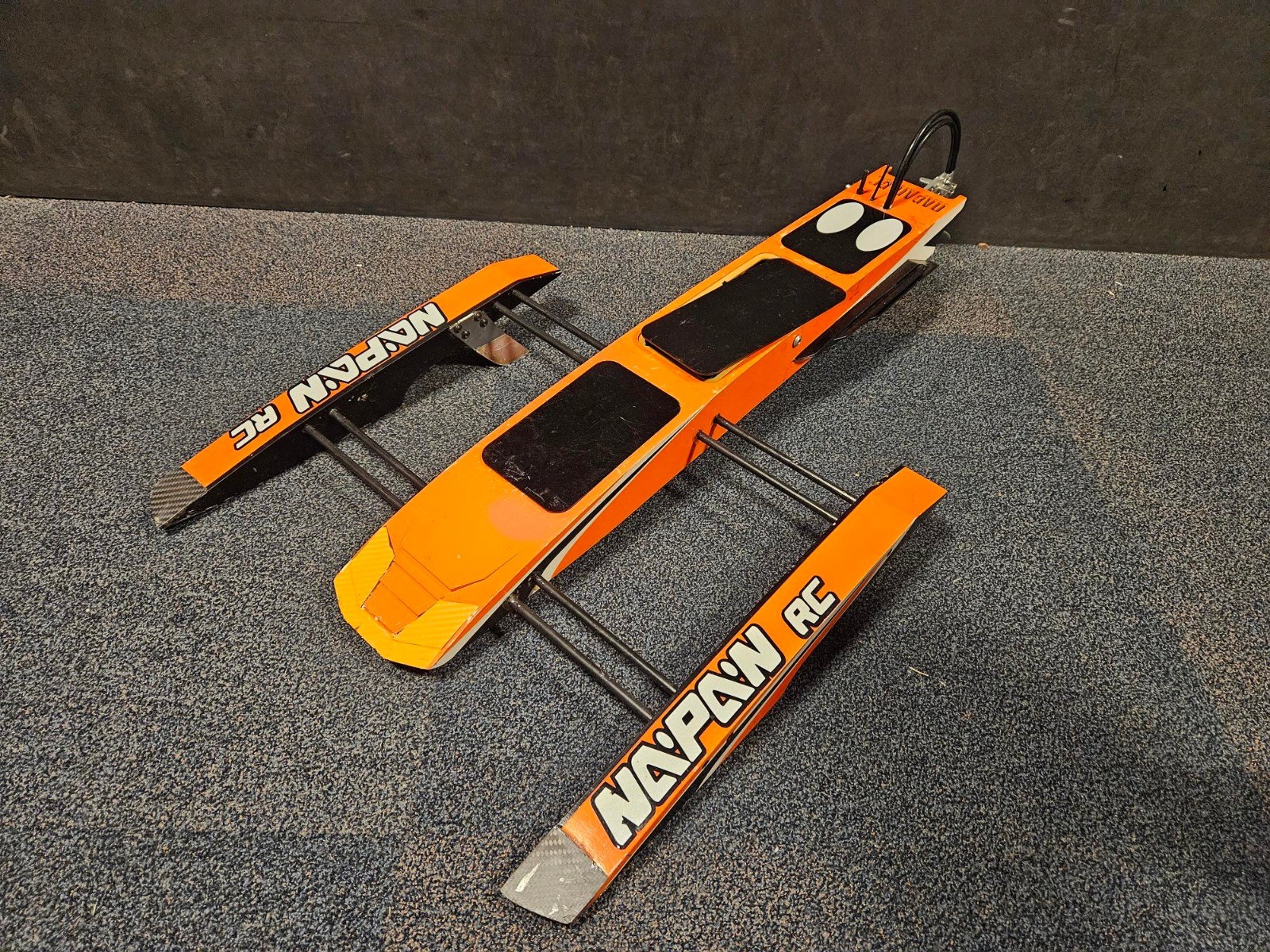 Tweedehands Napan RC Twin Rigger met elektronica (exclusief. zender) - Zeer Snel! afbeelding