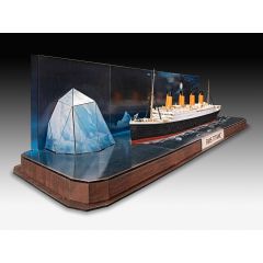 Revell 1/600 RMS Titanic incl. 3D achtergrond