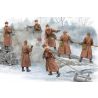 Trumpeter 1/35 Soviet B-4 Artillery Crew