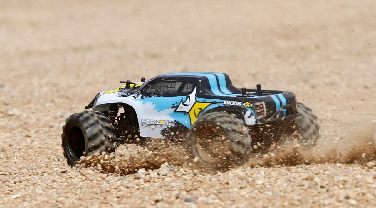 1/24 Body Set, Painted, Black/White (ECX200005)