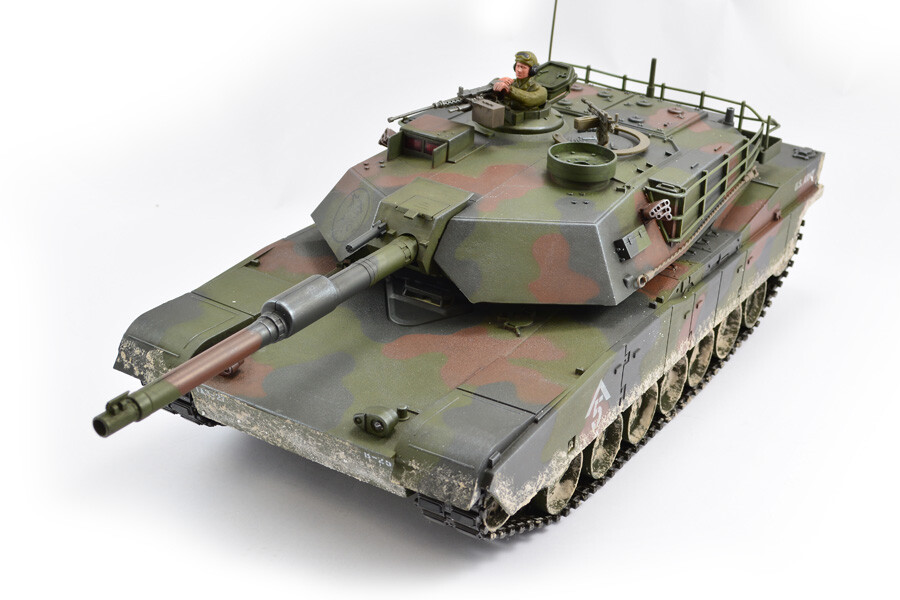 Hobby Engine Premium Label RC M1A1 Abrams Tank Camo Edition - 2.4Ghz