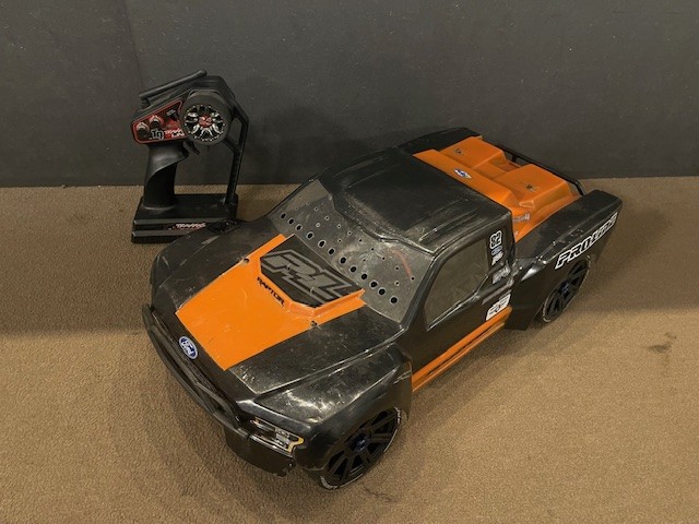 Tweedehands Traxxas Slash 4x4 met Hobbywing brushless combo afbeelding