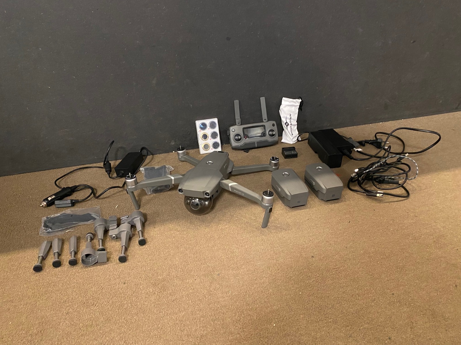 Tweedehands DJI Mavic 2 Zoom met 3x accu, kabels en filterset afbeelding